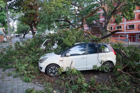 hurricane car damage